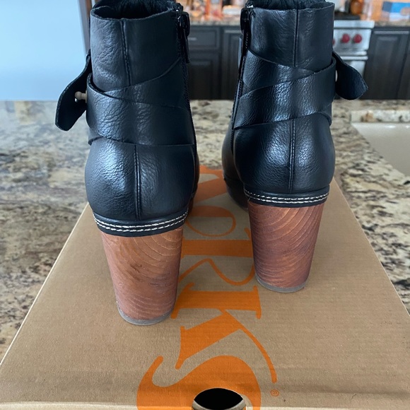 KORK’s black bootie, size 7 - Picture 4 of 7